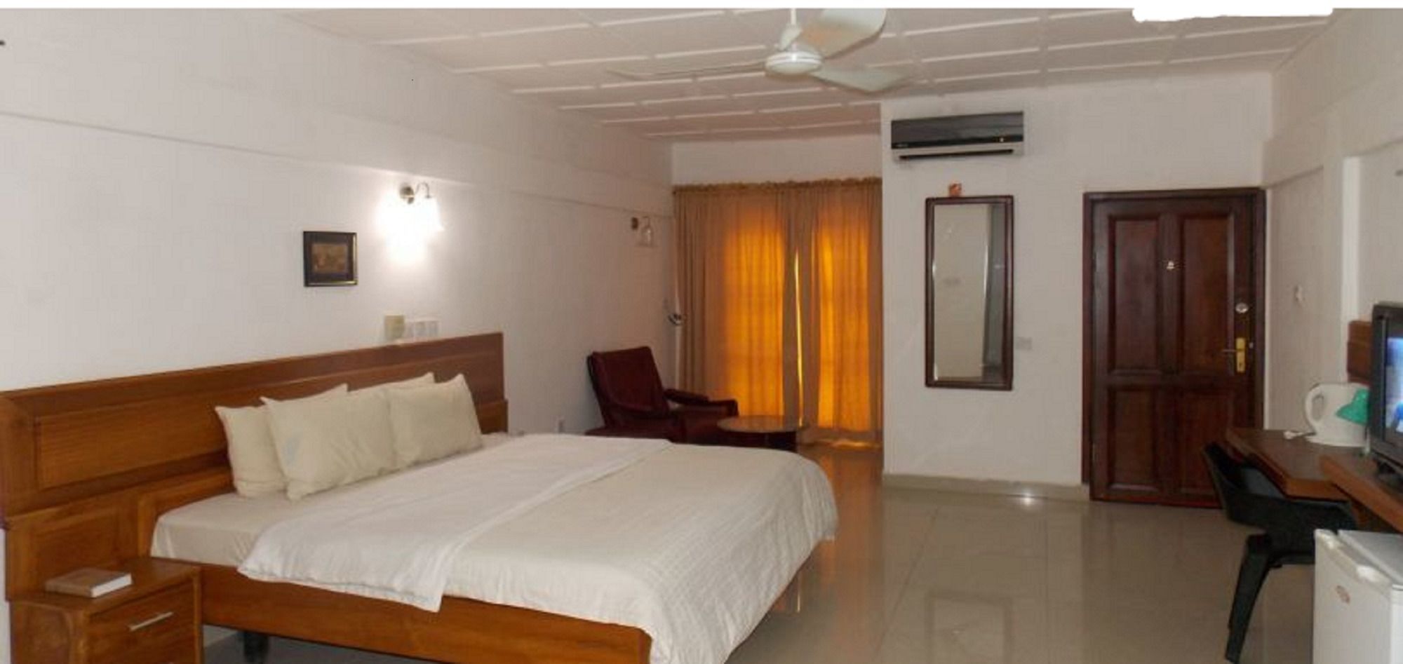 Whispering Palms Resort Magbon ภายนอก รูปภาพ